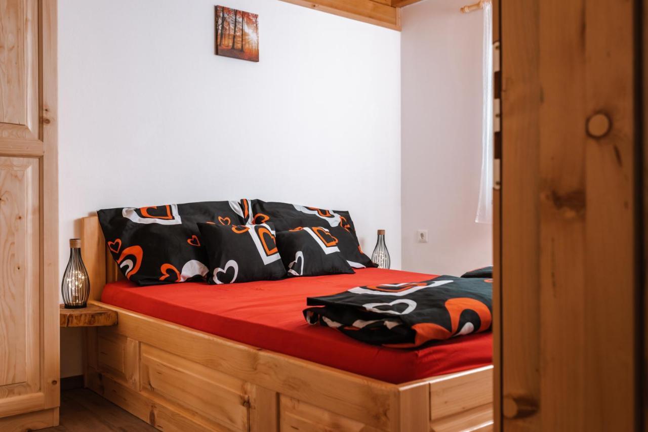Apartmaji Gracner Dramlje Exterior foto