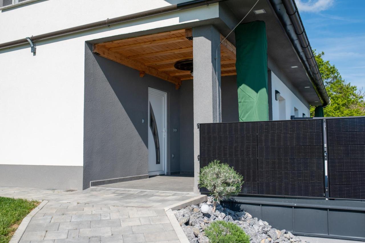 Apartmaji Gracner Dramlje Exterior foto